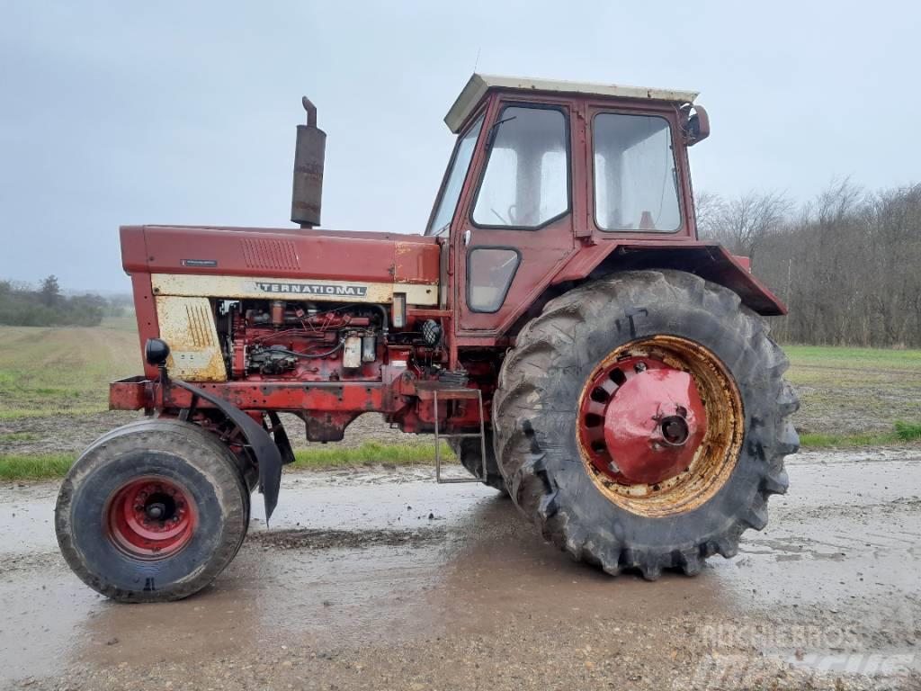 International FARMLL 966 og 946 4 WD Traktorit