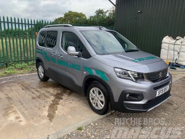 Peugeot Rifter WAV Ambulanssit