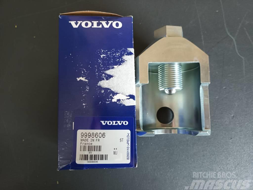 Volvo PULLER 9998606 Moottorit