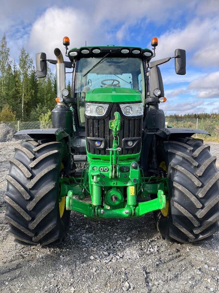 John Deere 6250 R Traktorit