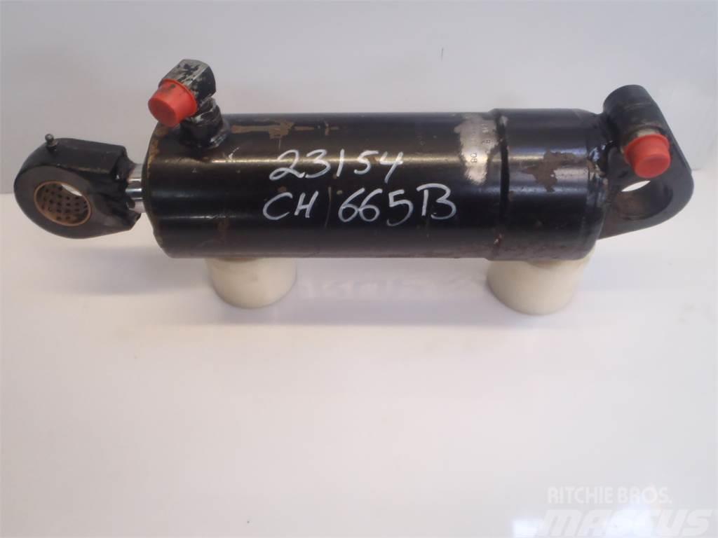 Challenger MT665B Lift Cylinder Hydrauliikka