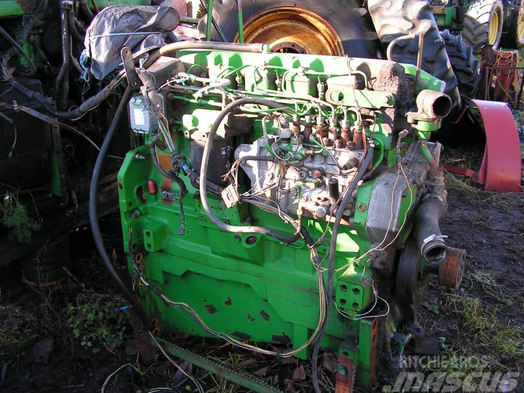 John Deere 8100 Moottorit