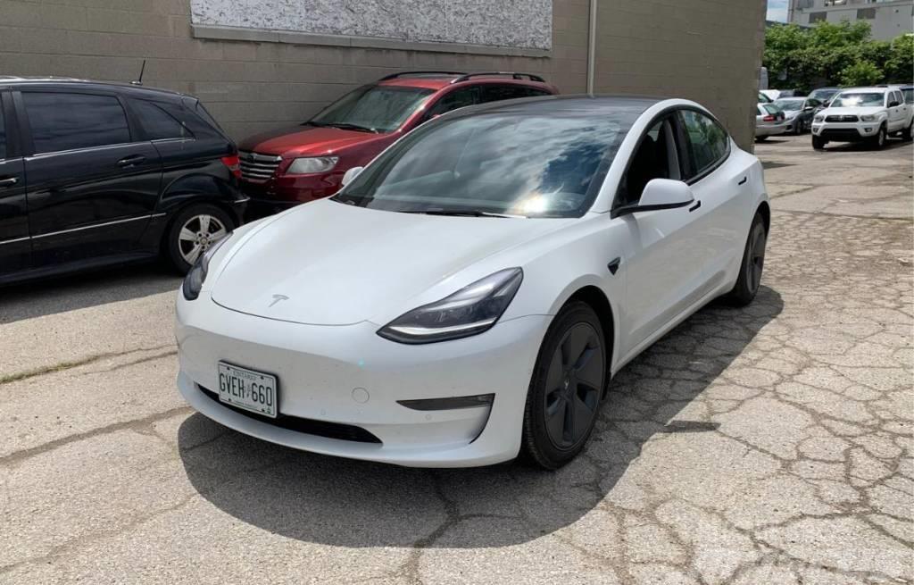 Tesla Model 3 Henkilöautot