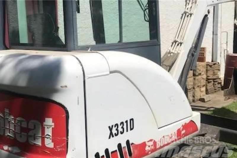 Bobcat X331D 3.1 Ton Excavator Traktorit