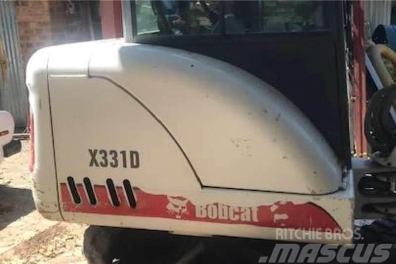 Bobcat X331D 3.1 Ton Excavator Traktorit