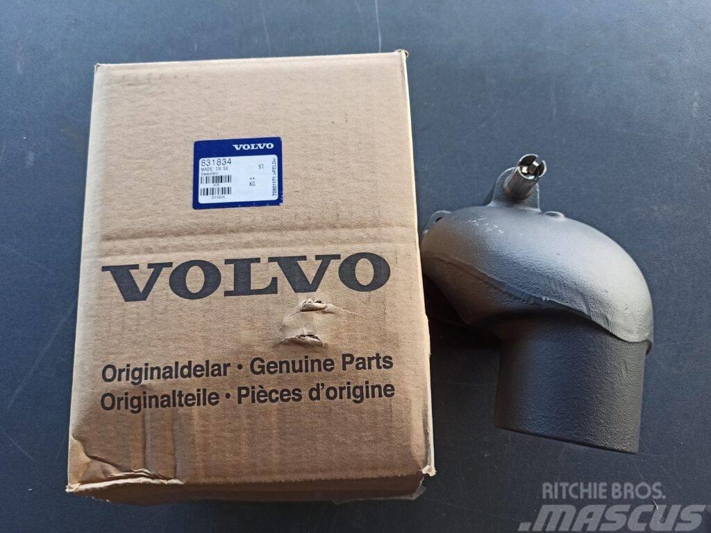 Volvo EXHAUST PIPE 831834 Moottorit