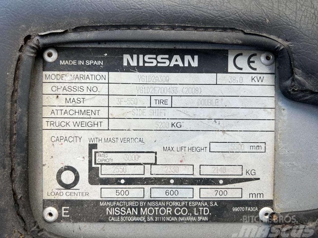 Nissan DX 30 Dieseltrukit