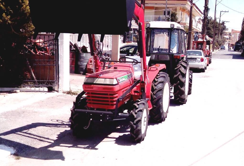 Kubota L1-255 4WD WITH LOADER Traktorit