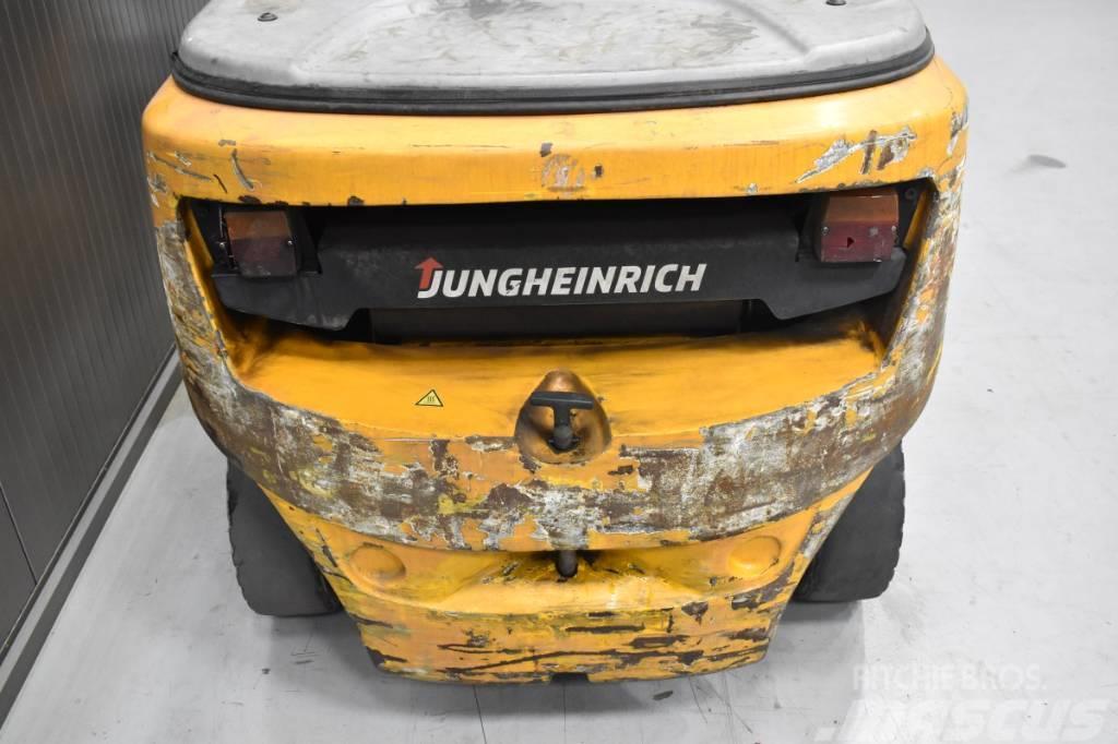 Jungheinrich DFG 425 Dieseltrukit
