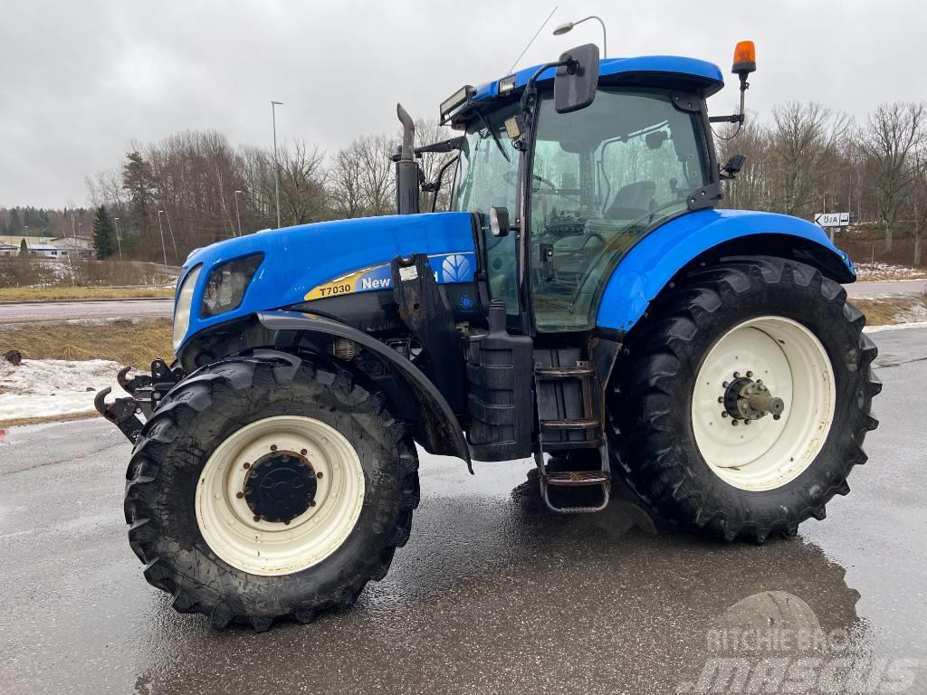 New Holland T 7030 Traktorit