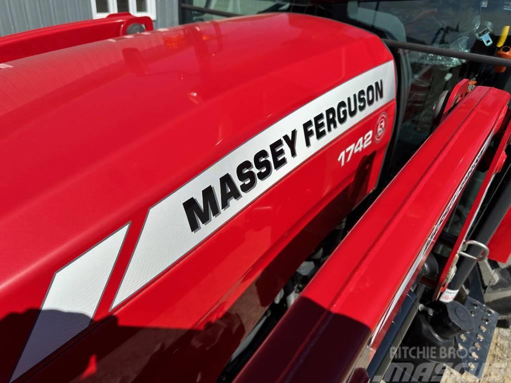 Massey Ferguson 1742 Traktorit