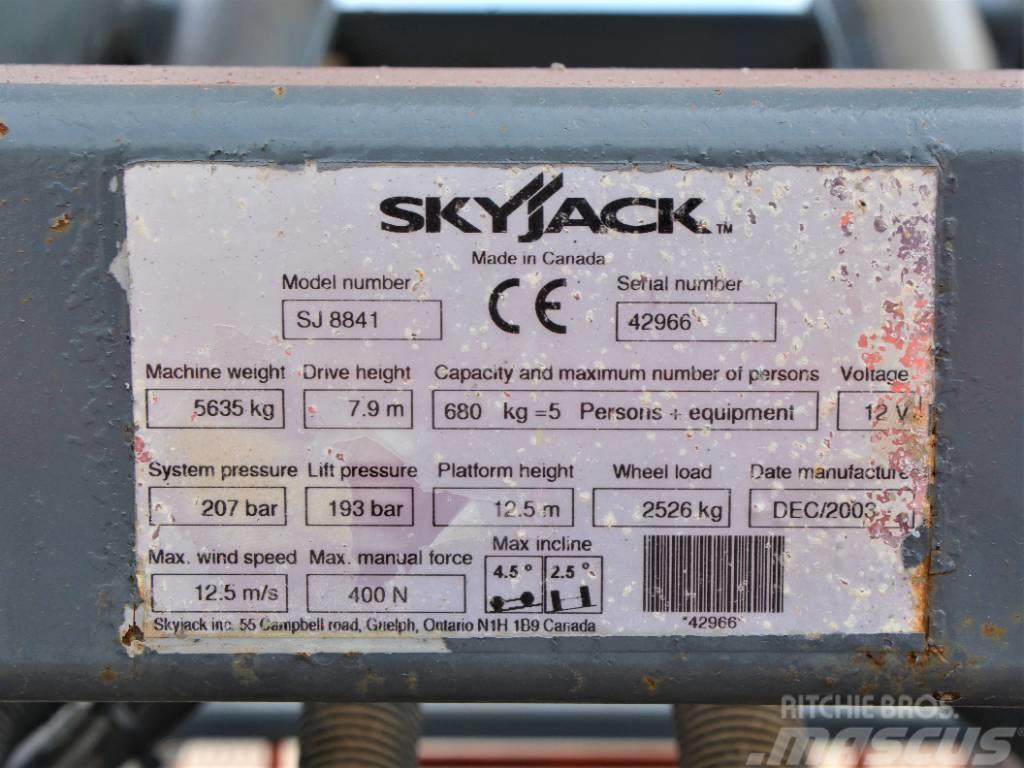 SkyJack SJ 8841 RT Saksilavat