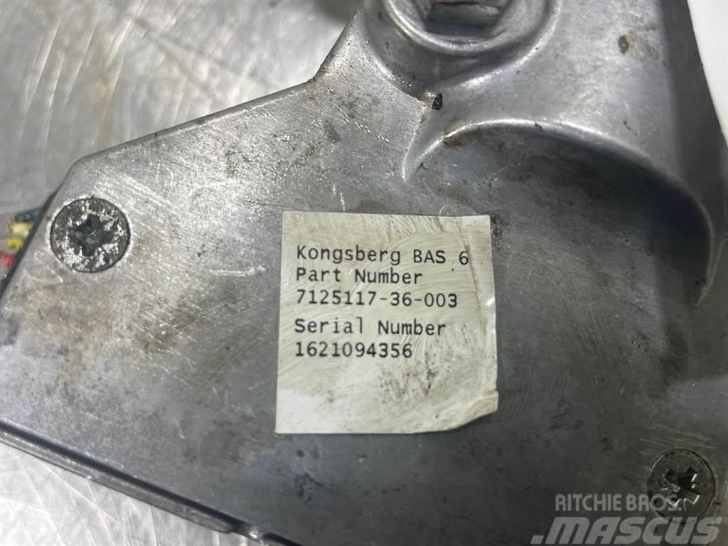 New Holland W110C-Case 7125117-Kongsberg BAS 6-Gas pedal Ohjaamo ja sisusta