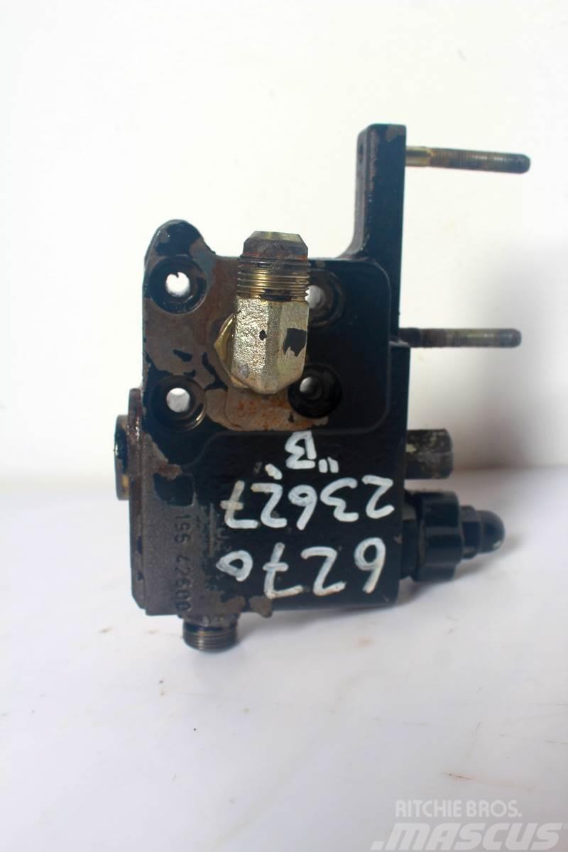 Massey Ferguson 6270 Remote control valve Hydrauliikka
