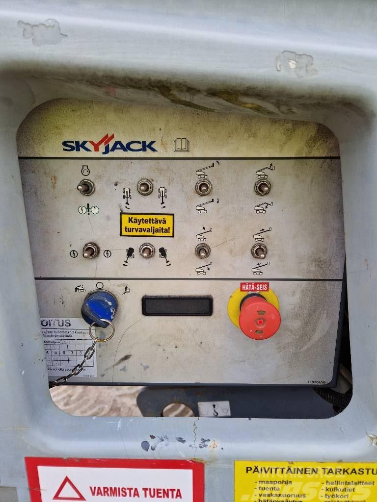 SkyJack SJ 45 T Teleskooppipuominostimet
