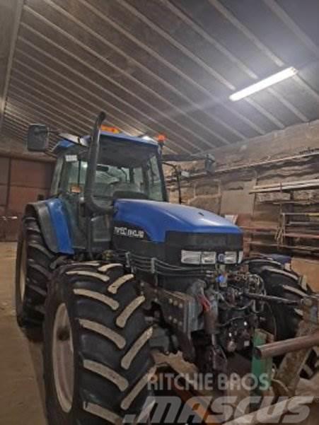 New Holland TM150 Traktorit