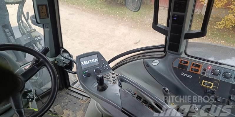 Valtra T213 VERSU + EK Traktorit