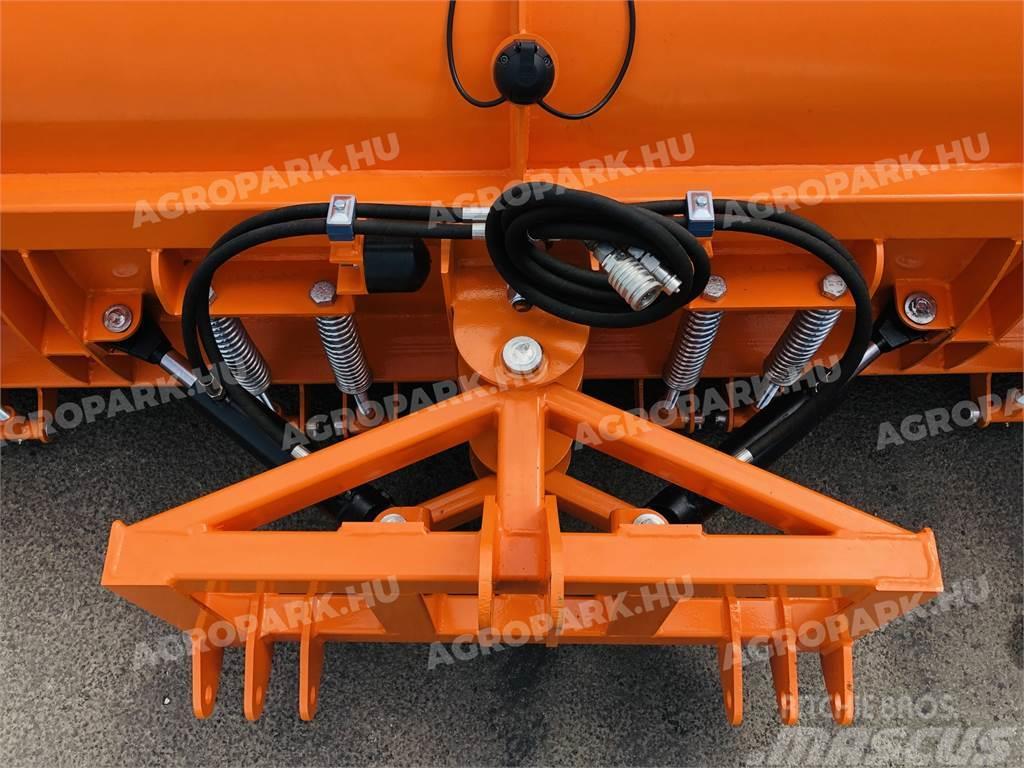  snow plough for front hydraulics 300 cm wide Muut kuormaus- ja kaivuulaitteet sekä lisävarusteet