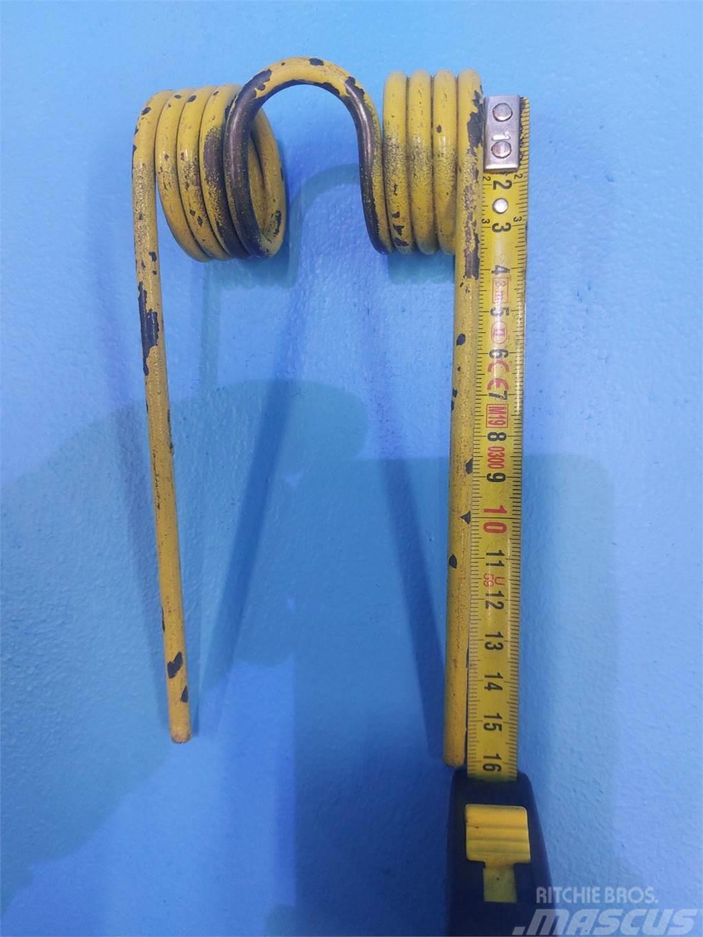  Pick-up Fjedre (19stk) Længde 17cm-Bredde 7.5cm. Muut maatalouskoneet
