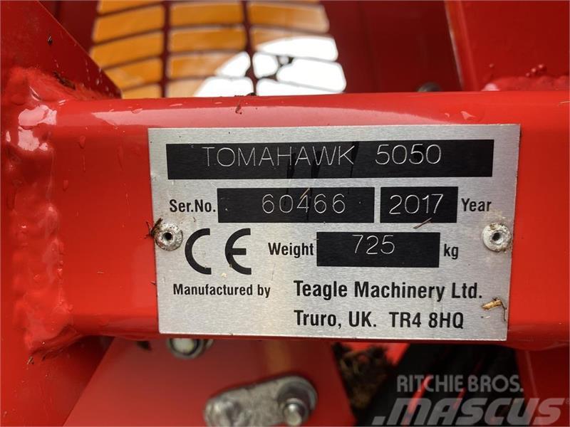 Tomahawk 5050 Teagle Muut heinä- ja tuorerehukoneet