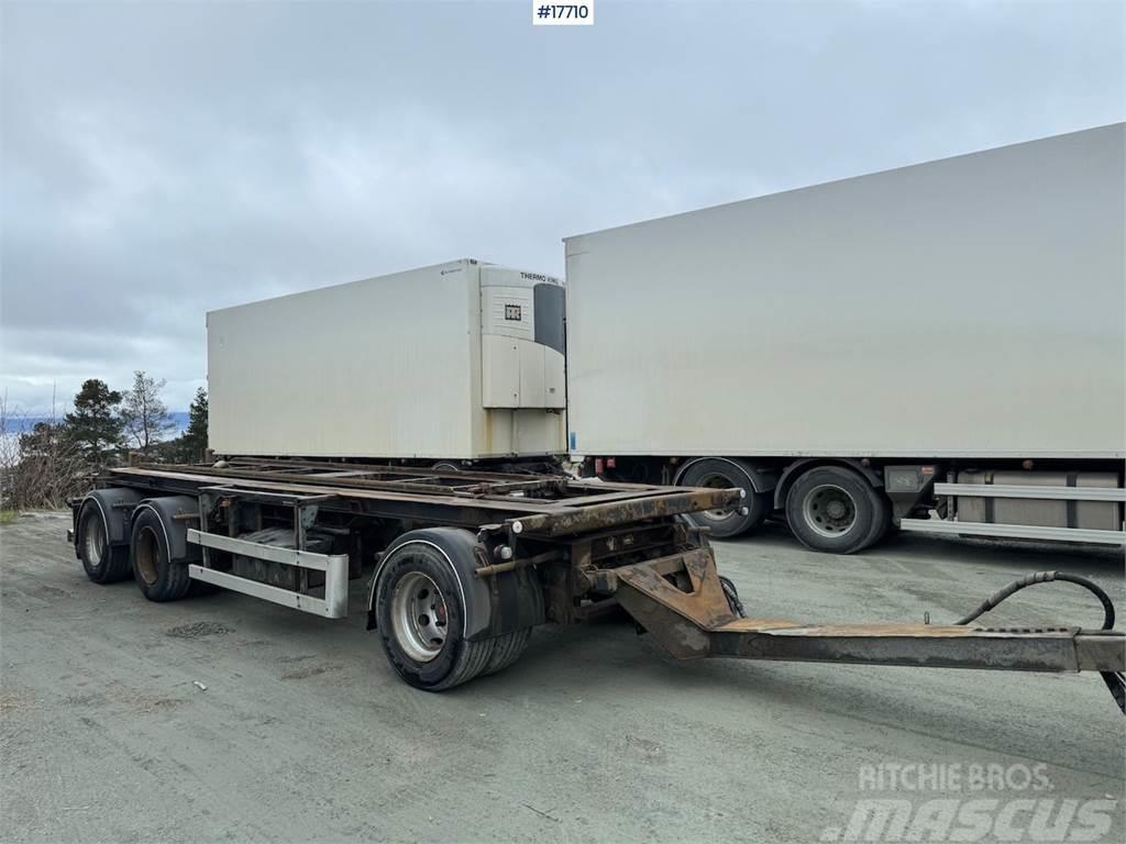 Istrail 3-axle hook trailer w/ tipper Muut puoliperävaunut