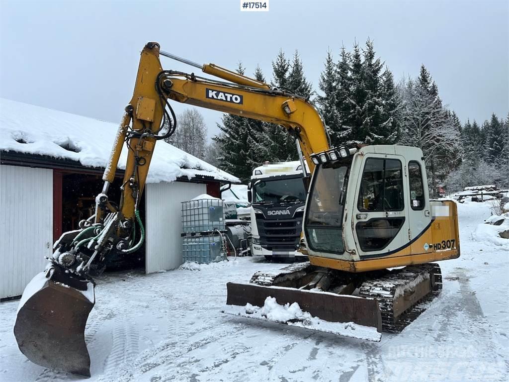 Kato HD-307 Tracked excavator w/ Rototilt and 2 buckets Telakaivukoneet