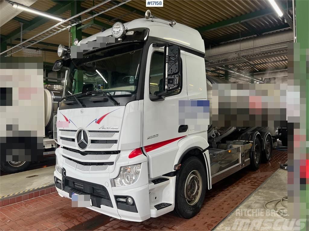 Mercedes-Benz Actros 2553 6x2 Chassis. WATCH VIDEO Kuorma-autoalustat