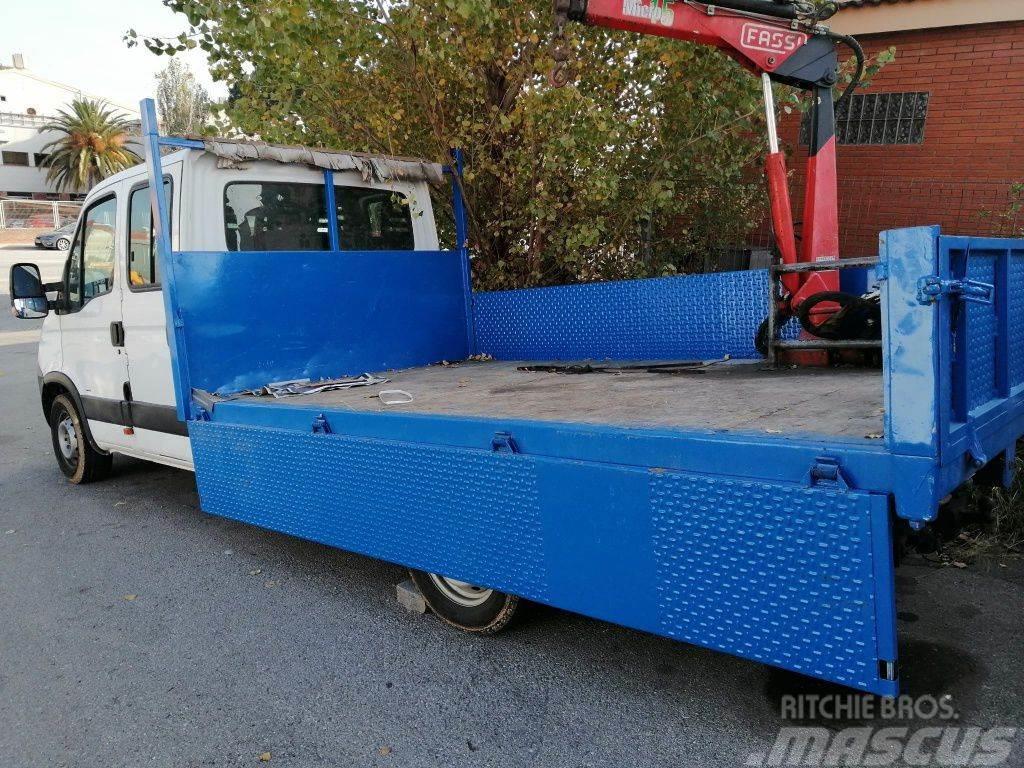 Camion Iveco Daily Doble Cabina con Pluma Muut kuorma-autot