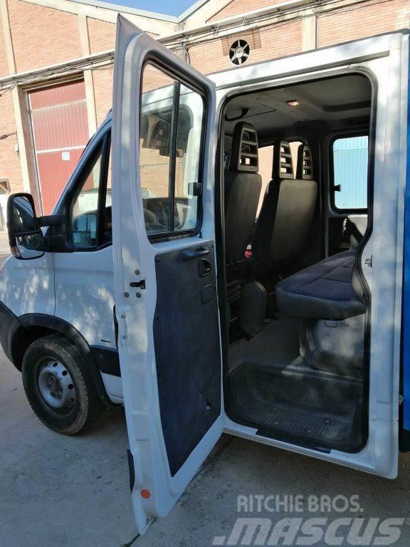 Camion Iveco Daily Doble Cabina con Pluma Muut kuorma-autot