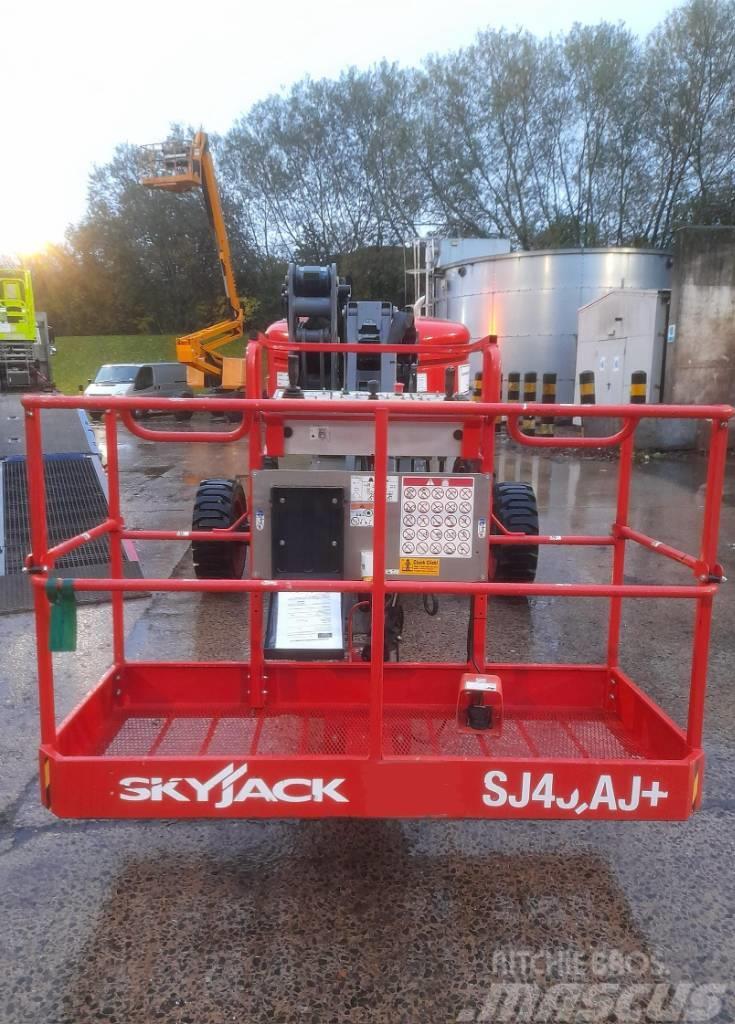 SkyJack SJ 45 AJ+ Kuukulkijat