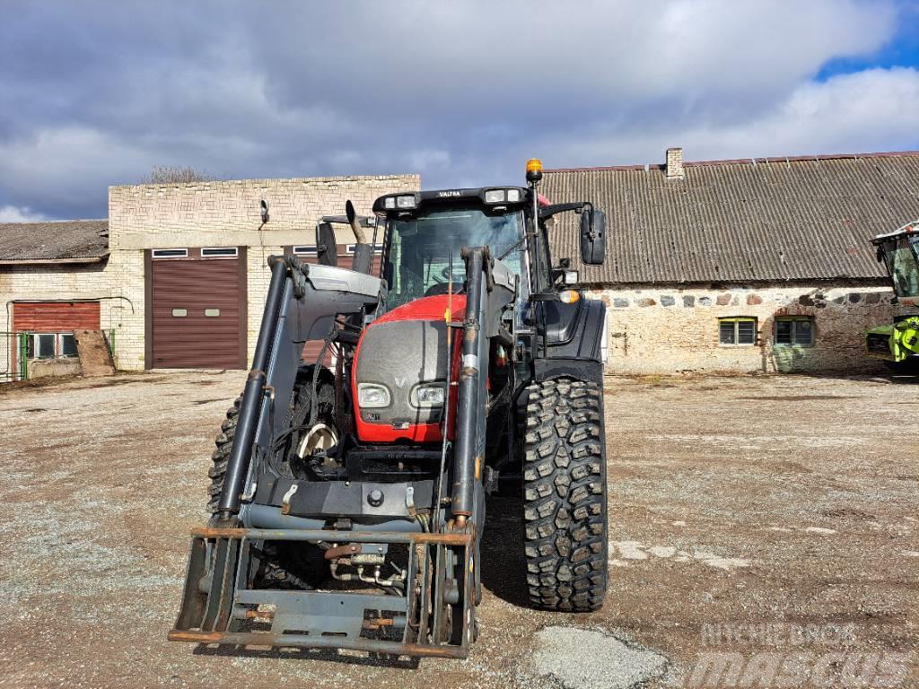 Valtra N 111 E Quicke 55 loader Traktorit