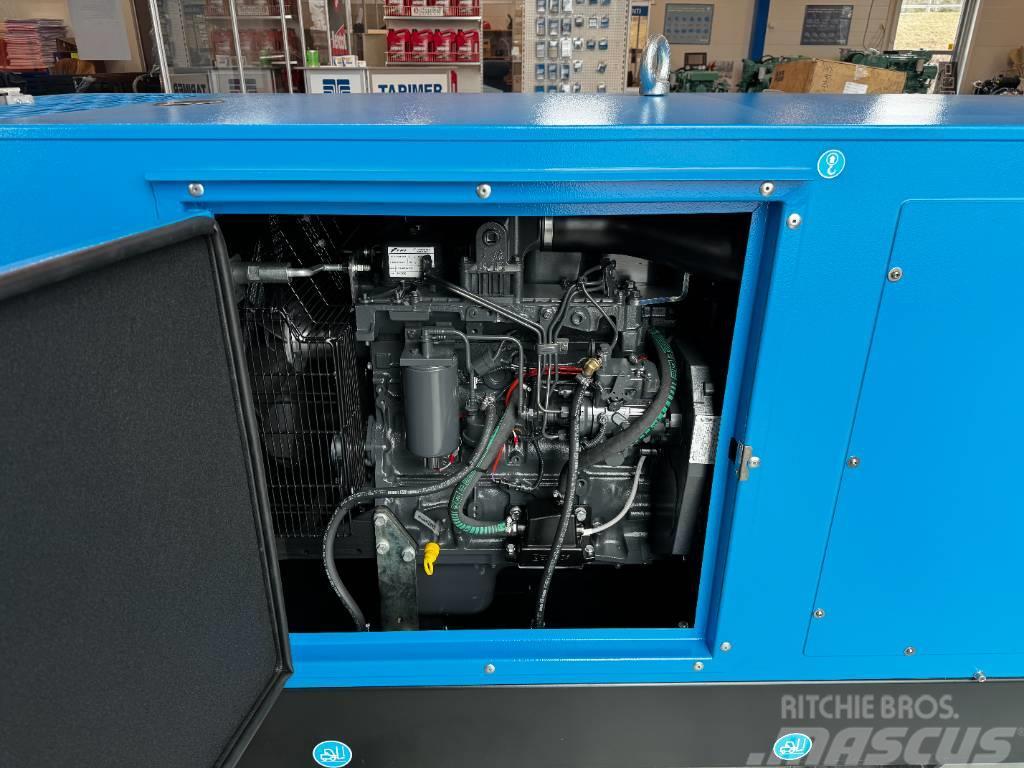 Iveco FPT 40 KVA Dieselaggregaatti kotelossa Dieselgeneraattorit