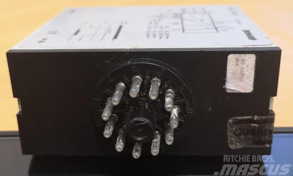  JOHN DEERE/TIMBERJACK BONAIR BOX 1270C/1270D/1470D Sähkö ja elektroniikka