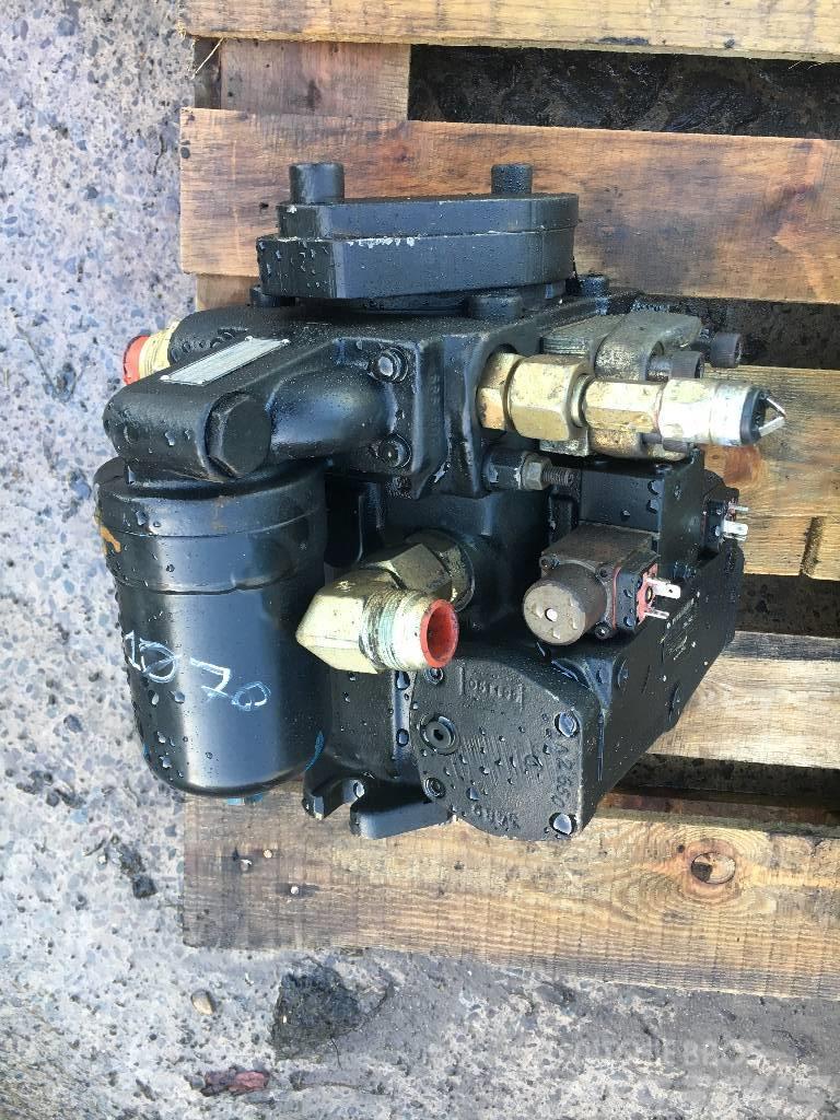 Timberjack 1070 Trans pump F058046 Vaihteisto