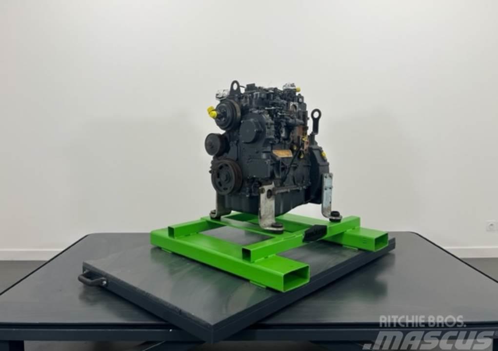 CASE 221E Moottorit