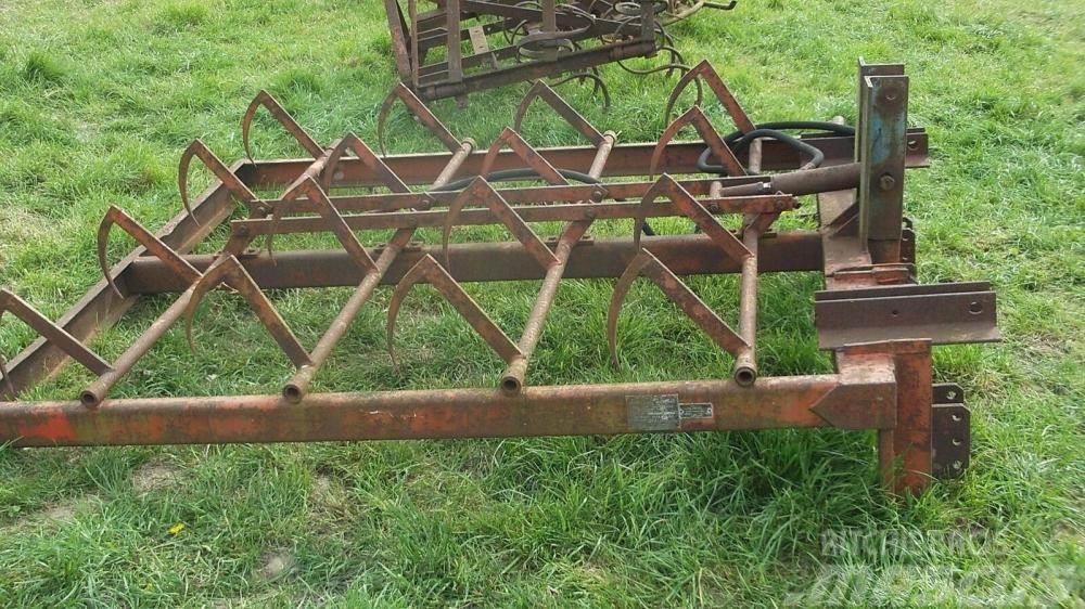 Browns Flat 8 grab £280 Traktorit