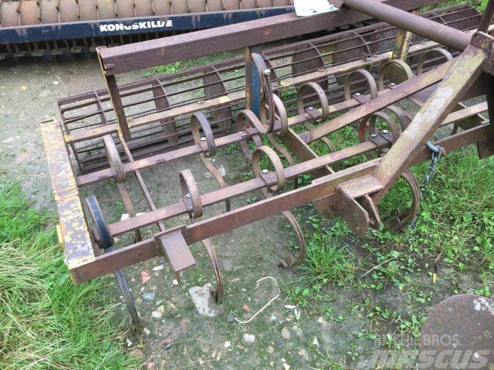  Spring tyne front mounted cultivator Kultivaattorit