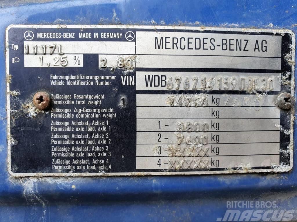 Mercedes-Benz 1117 L (KONIOWÓZ) Eläinkuljetusautot