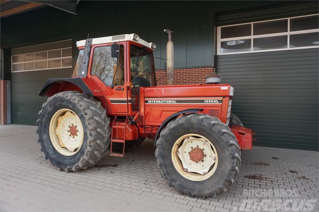 Case IH IHC 1255 XL nur 5014 Std. Traktorit