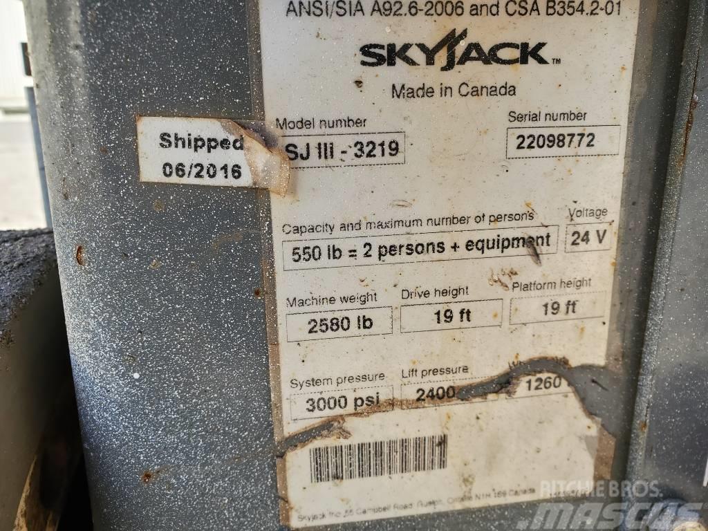 SkyJack SJ III 3219 Saksilavat