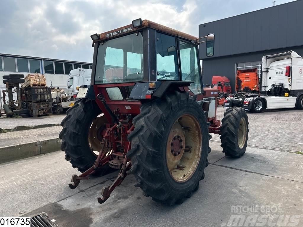 International 1055 4x4, 75 KW, Manual Traktorit