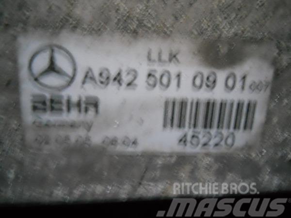 Mercedes-Benz Kühler, Ladeluftkühler Behr 9425010901 Actros Moottorit