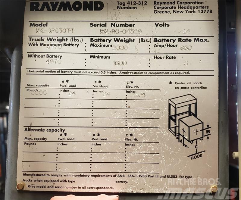 Raymond 152-OPC30TT Välitasokeräilytrukit