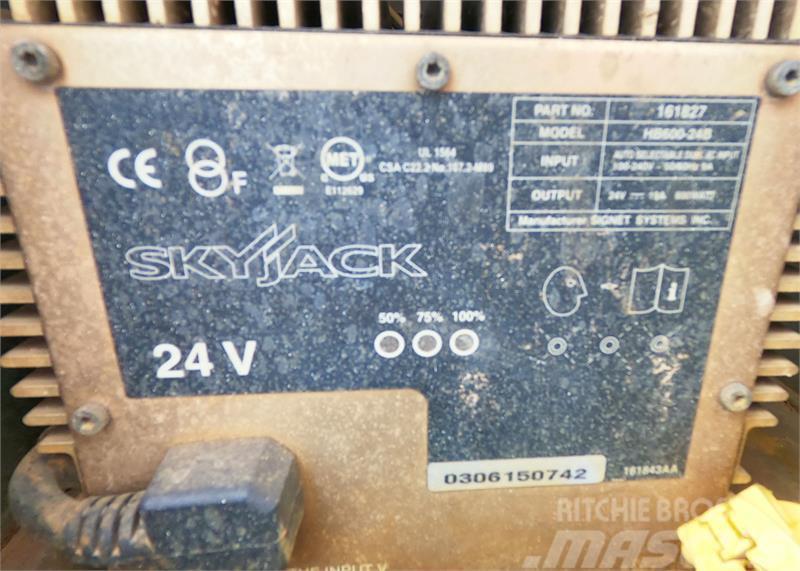 SkyJack SJ3226 Saksilavat