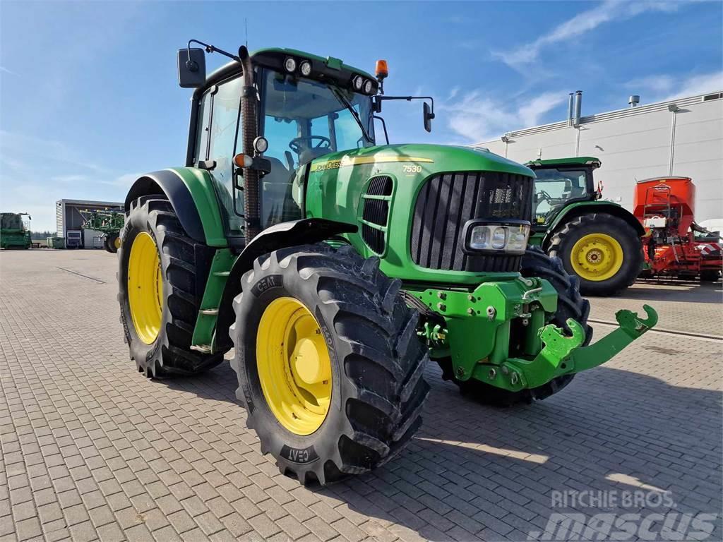John Deere 7530 Premium Traktorit