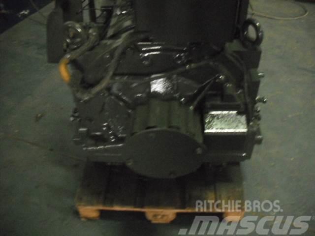Komatsu HD605-7 gearbox Transmission Maansiirtoautot