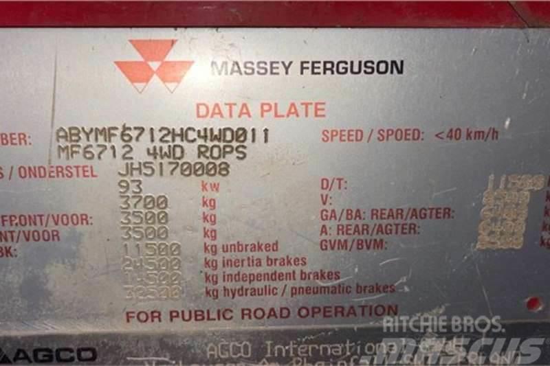 Massey Ferguson 6712 Traktorit