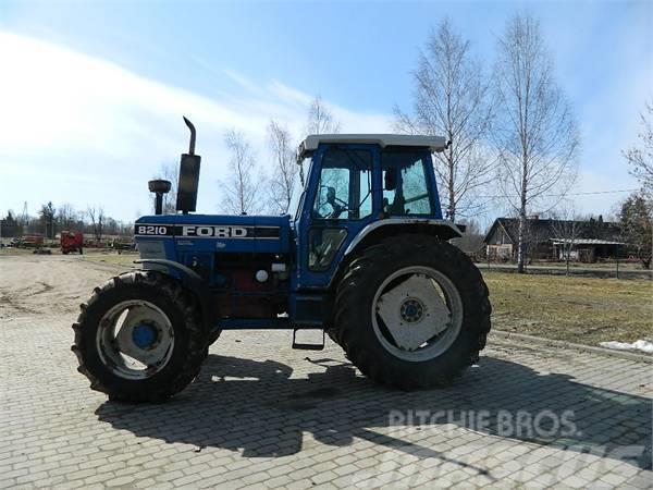Ford 8210 Traktorit