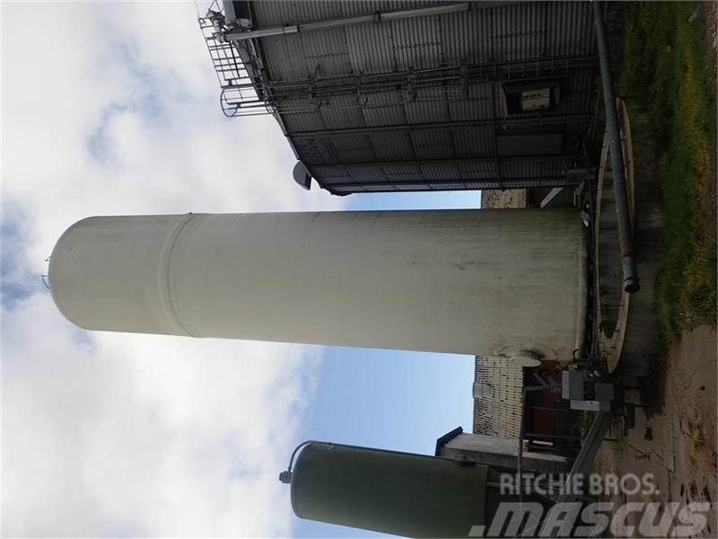 Tunetank glasfiber silo 210 m3 Säiliörehun purkulaitteet