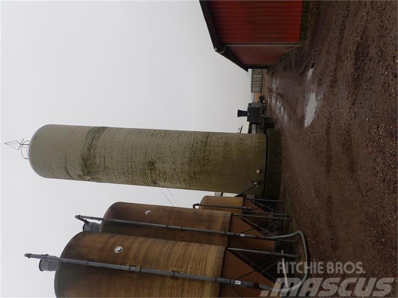 Tunetank glasfiber silo 210 m3 Säiliörehun purkulaitteet